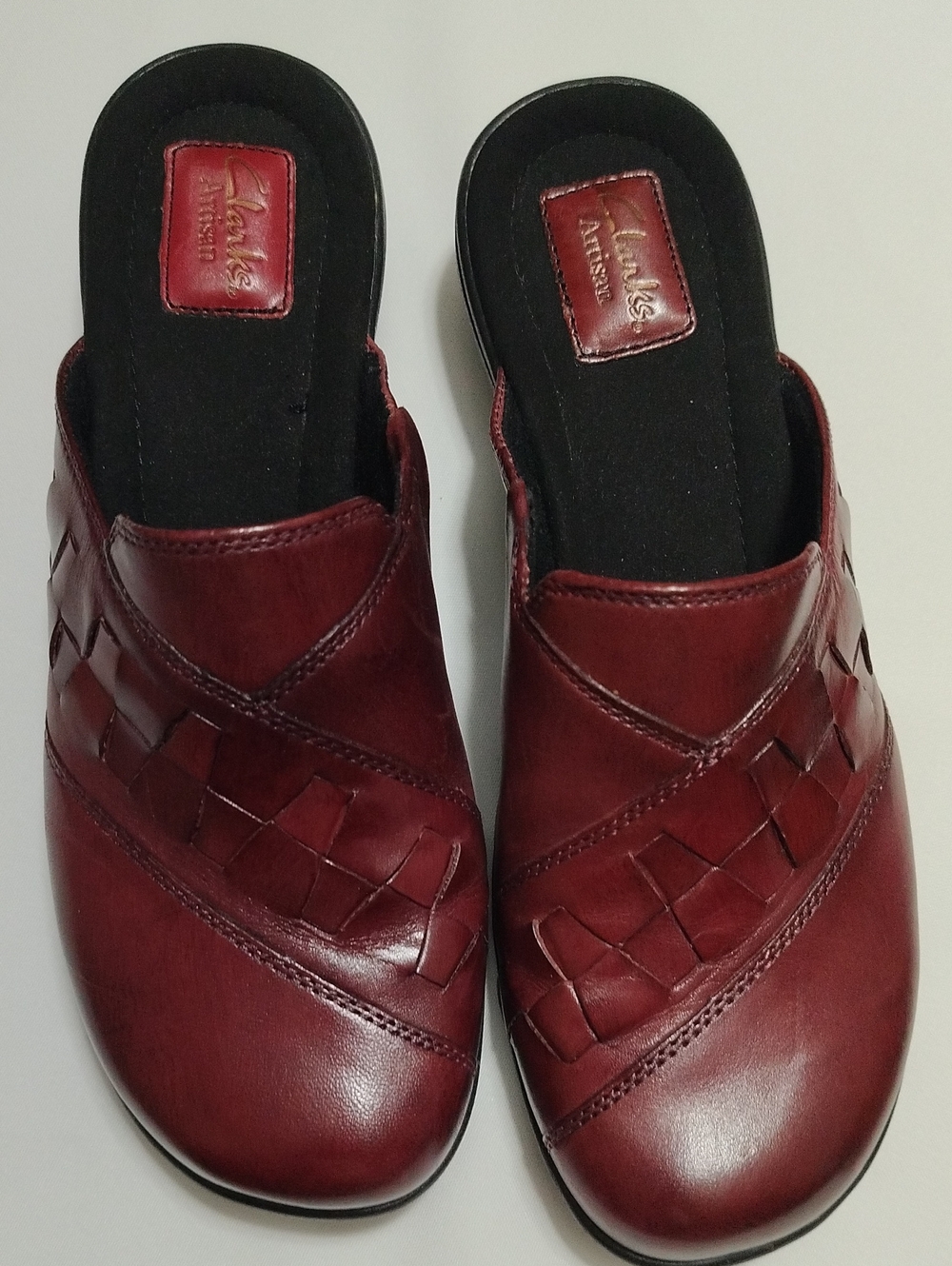 Clarks Women’s Burgundy Leather Slip-On Mule with Woven Detail Size 9M